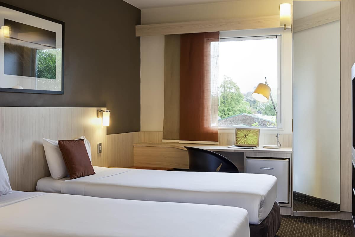 Standard Room, 2 Single Beds | Hypo-allergenic bedding, desk, soundproofing, iron/ironing board