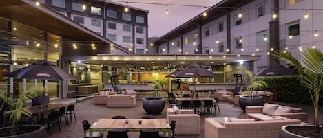 Breakfast, dinner served; international cuisine, al fresco dining