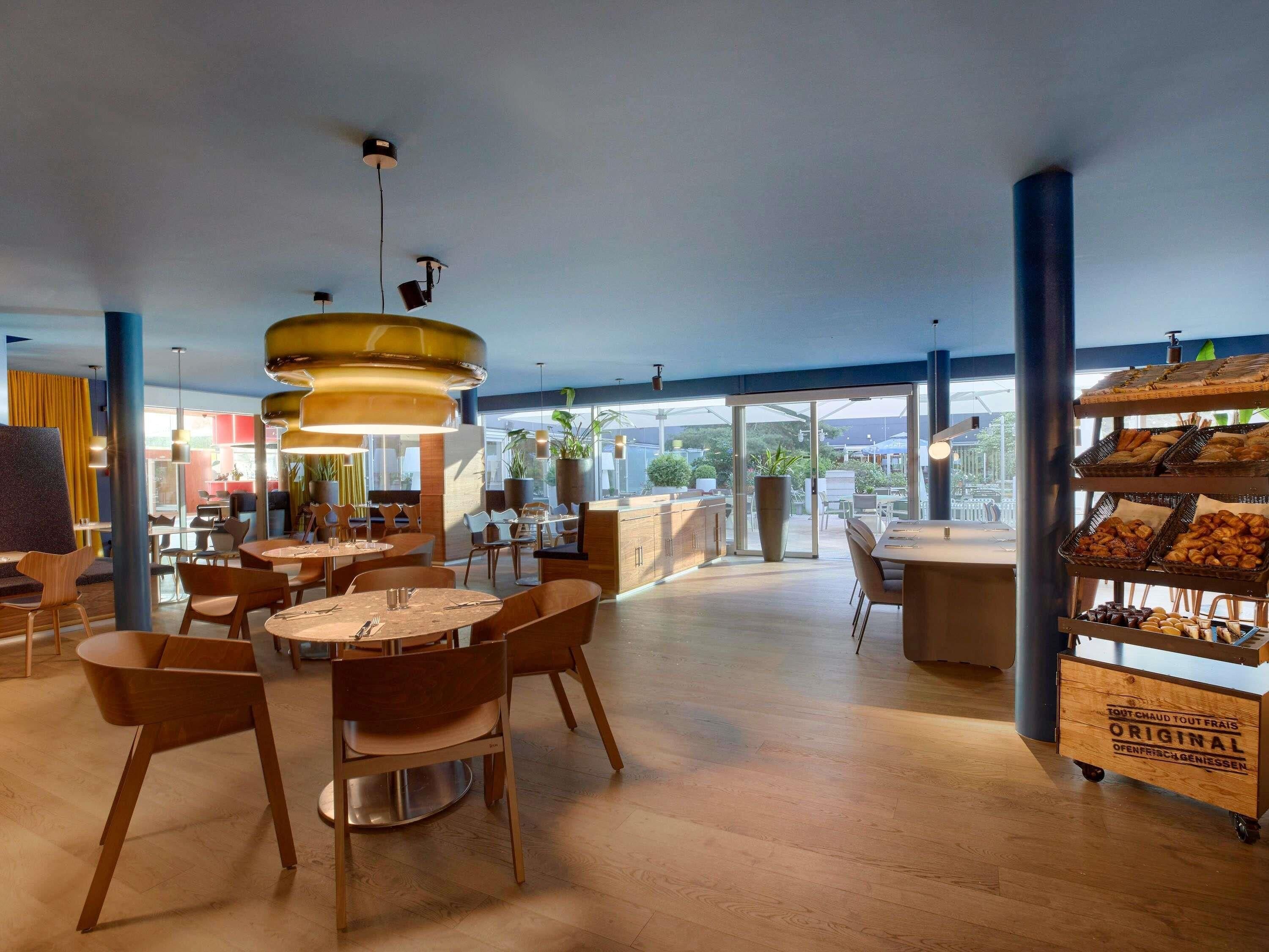 Tägliches Frühstücksbuffet (32 CHF pro Person)