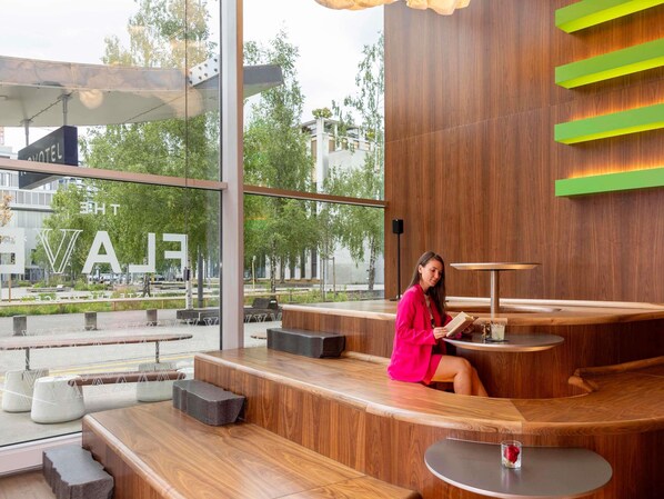 Bar (on property) - Novotel Zurich City West (Zürich)