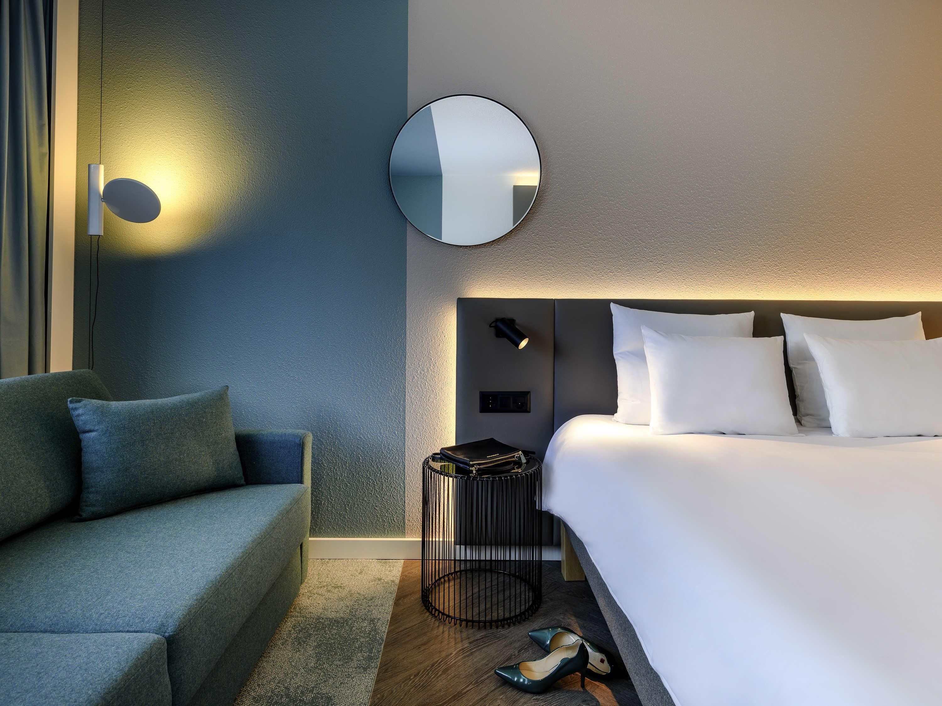 Habitación superior, 1 cama doble con sofá cama | Minibar con artículos gratuitos, caja fuerte, escritorio