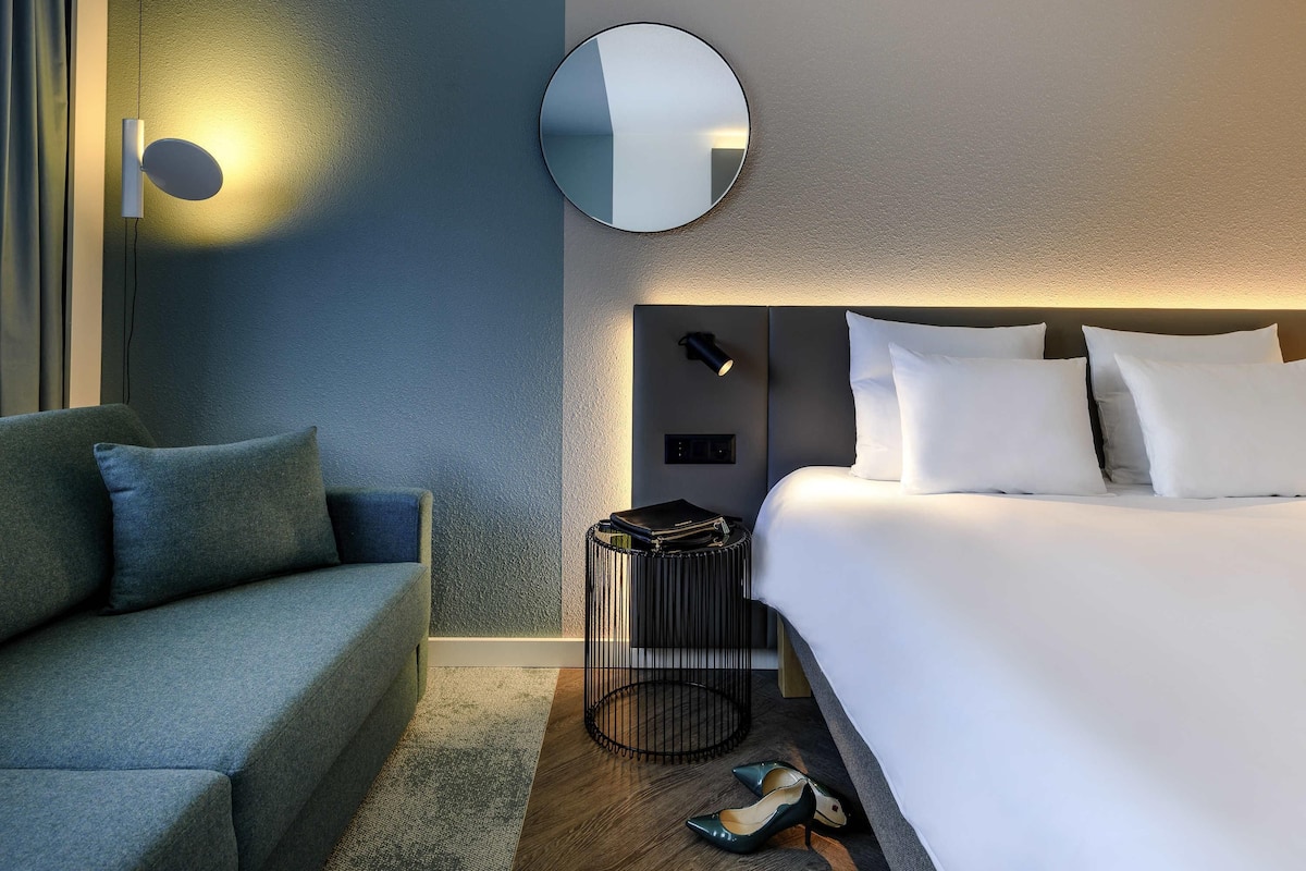 Superior-Zimmer, 1 Doppelbett und Schlafsofa | Kostenlose Minibar, Zimmersafe, Schreibtisch