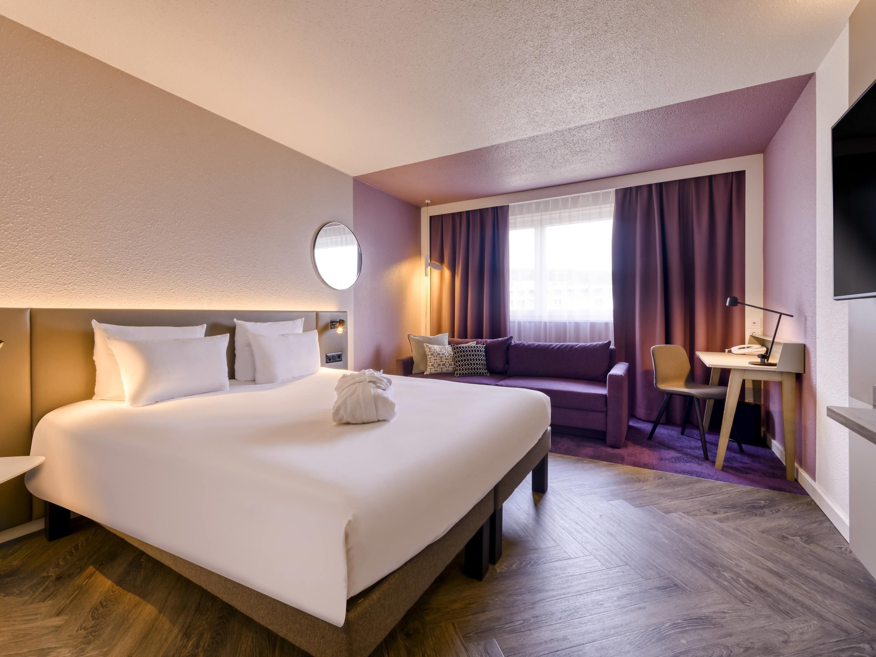 Habitación ejecutiva, 1 cama de matrimonio con sofá cama | Minibar con artículos gratuitos, caja fuerte, escritorio