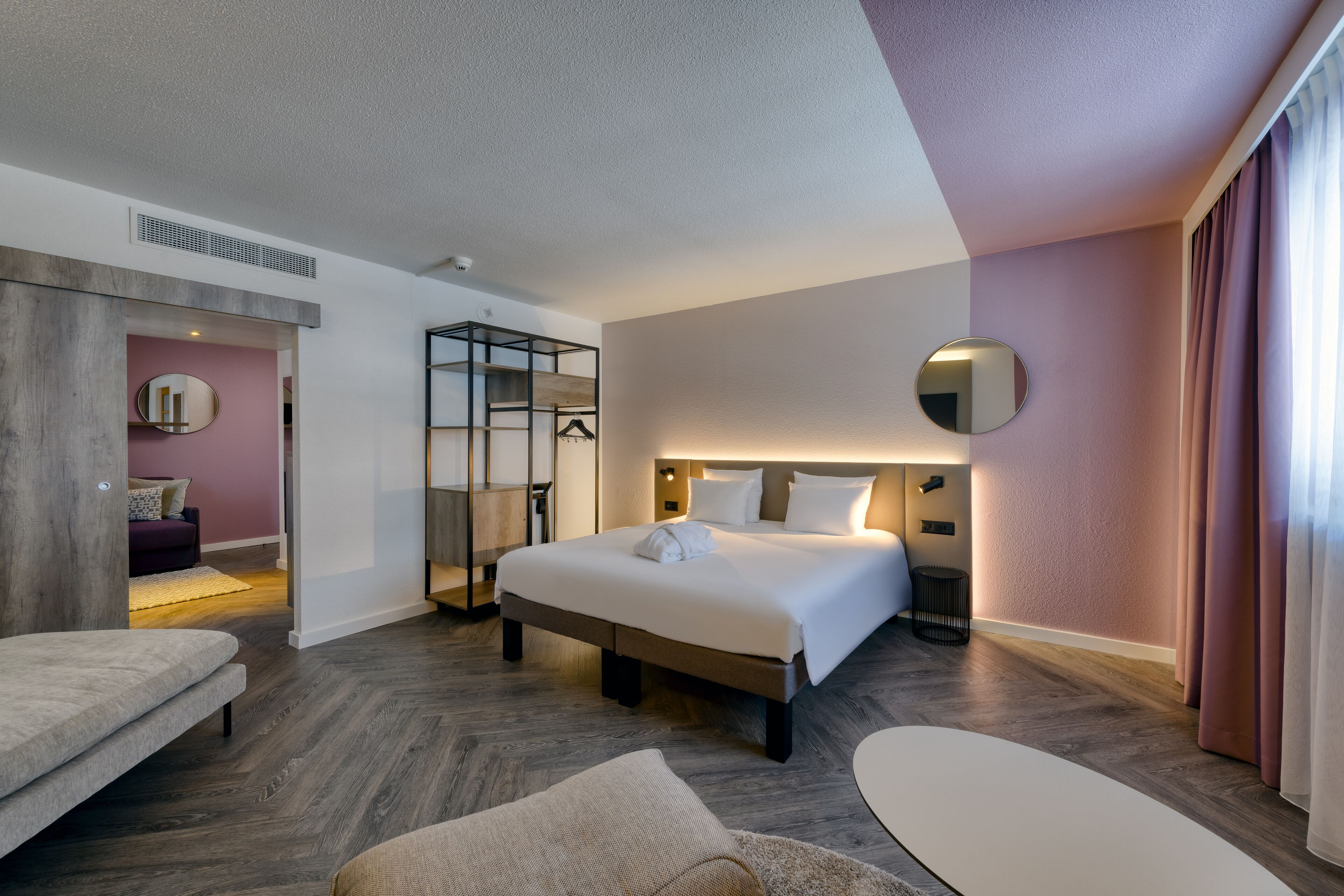 suite, 1 double bed | 1 bedroom, free minibar, in-room safe, desk