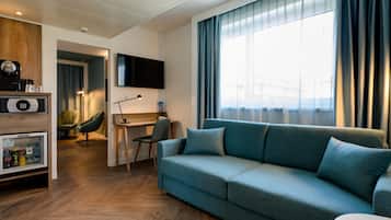 1 bedroom, free minibar, in-room safe, desk