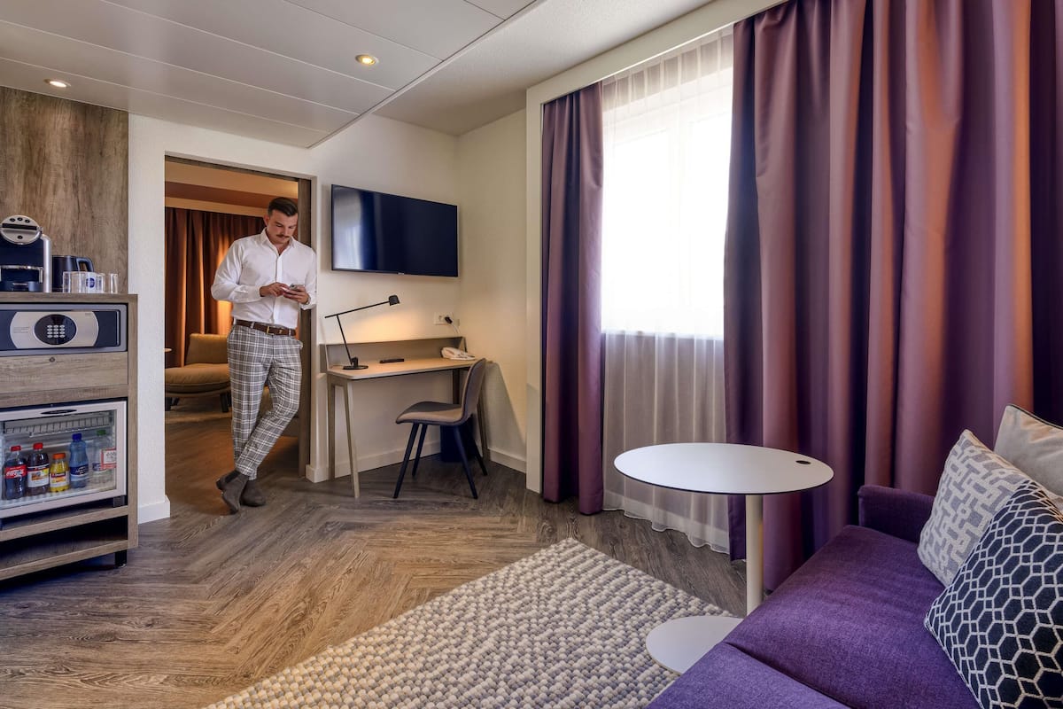 1 habitación y minibar con artículos gratuitos