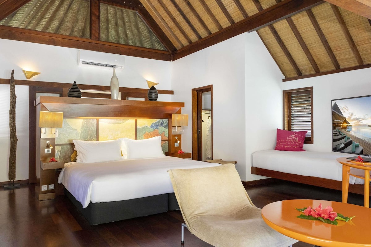 Luxury Villa, 1 King Bed, Overwater