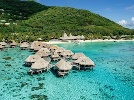 Premium bedding, pillowtop beds, free minibar, in-room safe