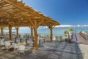 Daily buffet breakfast (XPF 4000 per person)