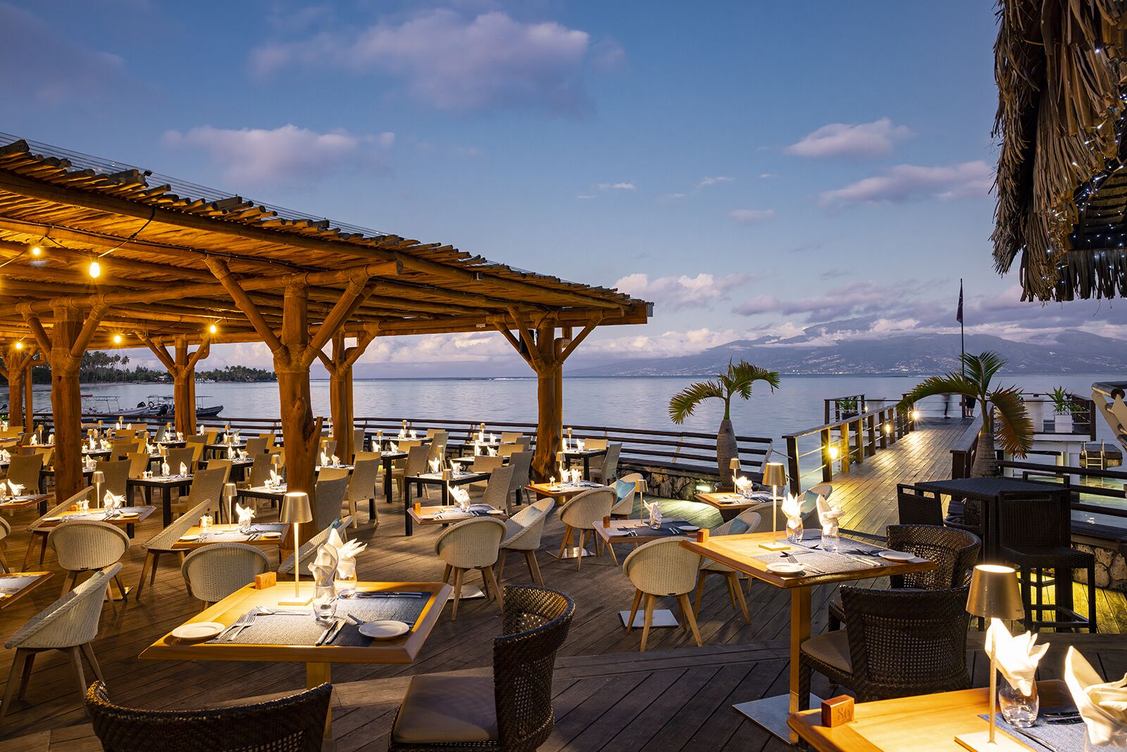 2 間餐廳；供應早餐