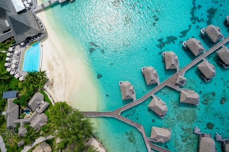 Vista aérea. Sofitel Kia Ora Moorea Beach Resort