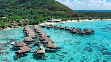 Premium bedding, pillowtop beds, free minibar, in-room safe