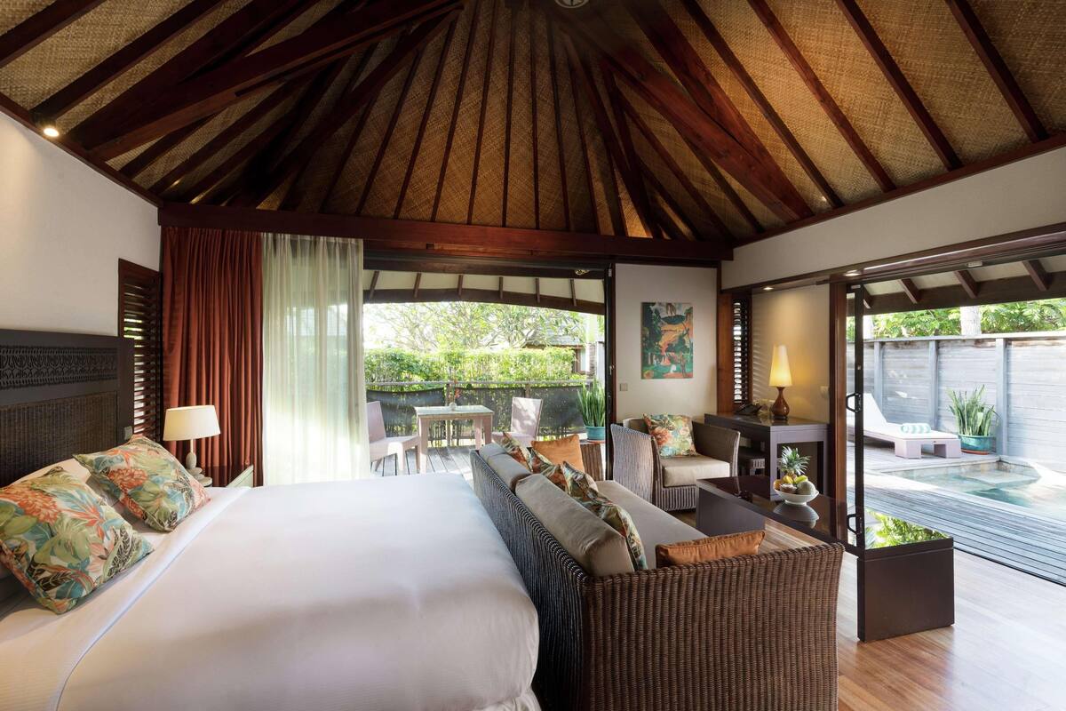 1 bedroom, premium bedding, minibar (some free items), in-room safe