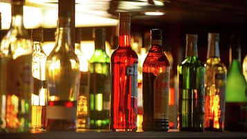 Bar (trong khuôn viên)