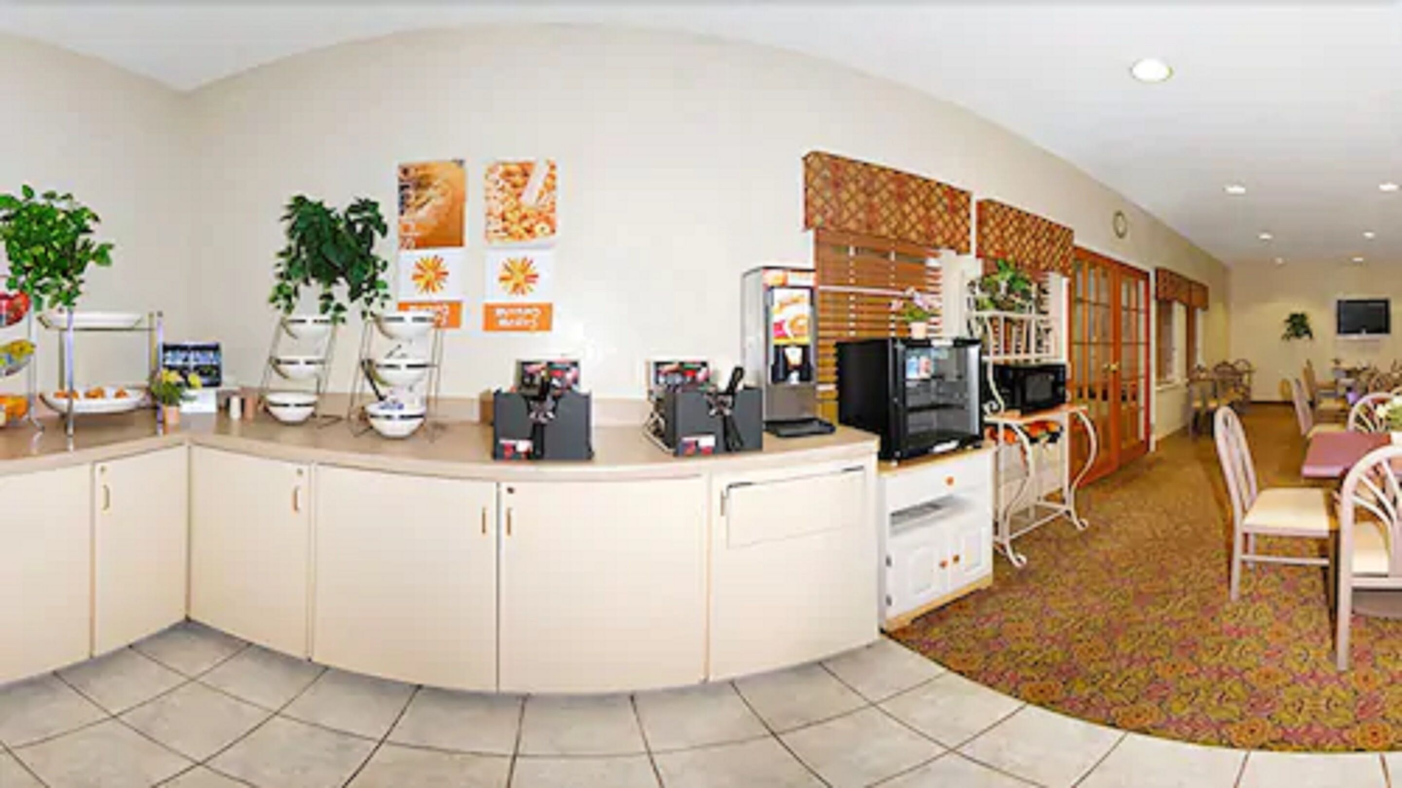 free daily full breakfast