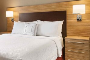 Deluxe Studio, 1 Queen Bed, Refrigerator & Microwave | Desk, laptop workspace, iron/ironing board, free WiFi - Extended Stay America Suites - Denver - Broomfield (Broomfield)
