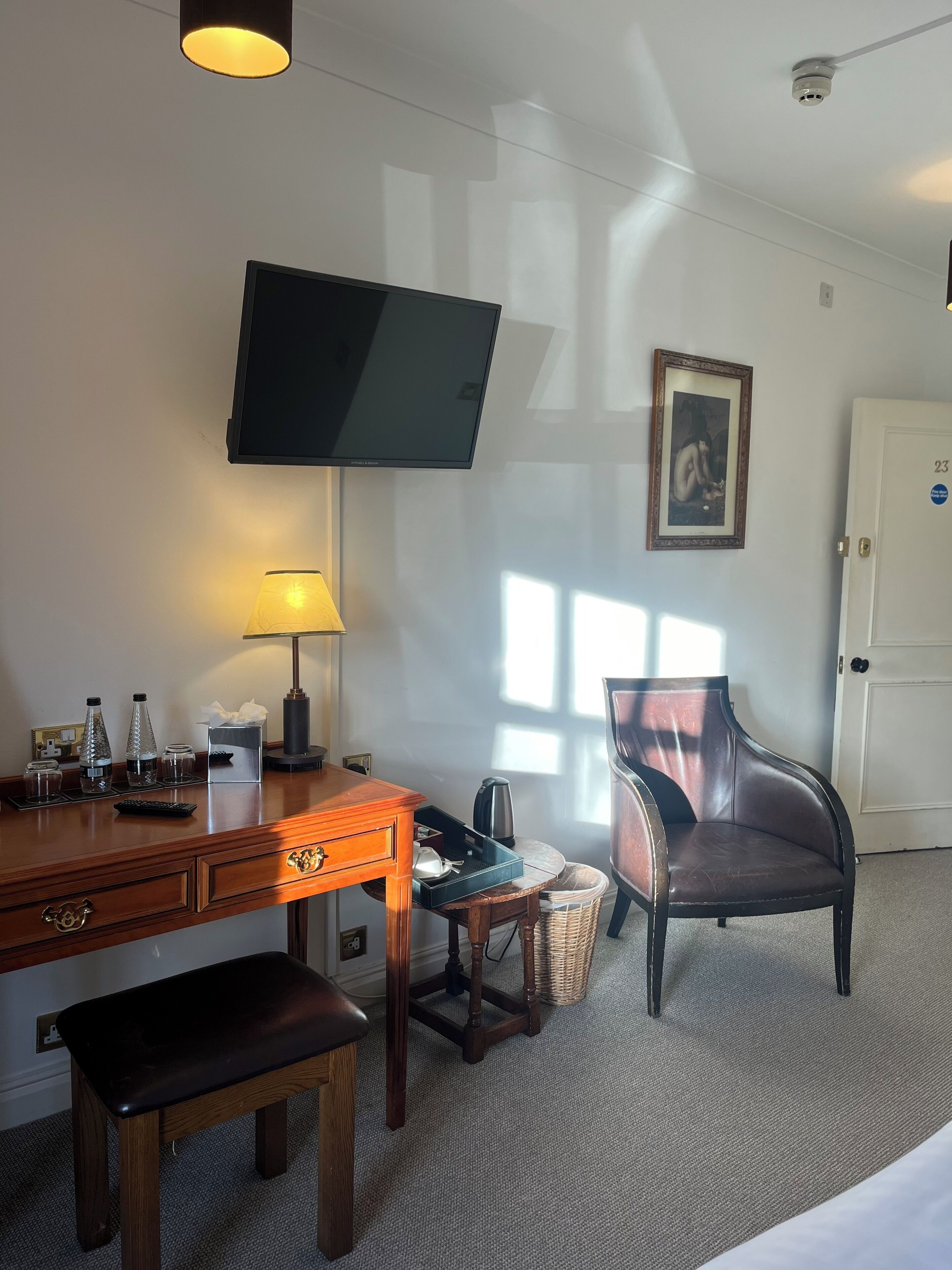 classic double or twin room | 1 bedroom, in-room safe, desk, iron/ironing board