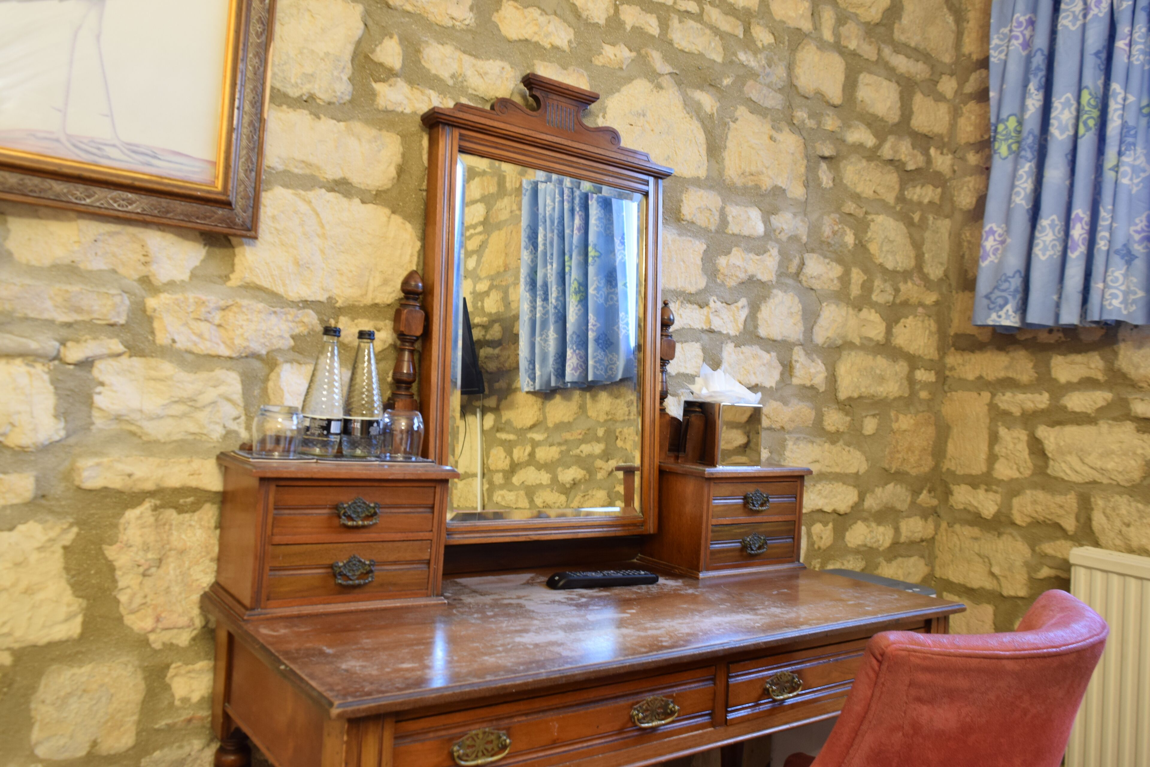 deluxe double or twin room | 1 bedroom, in-room safe, desk, iron/ironing board