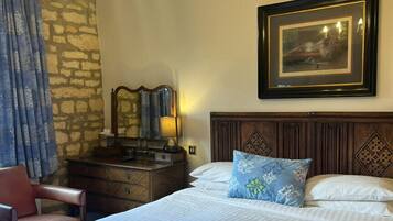 Classic Double or Twin Room | In-room safe, desk, iron/ironing board, free cribs/infant beds