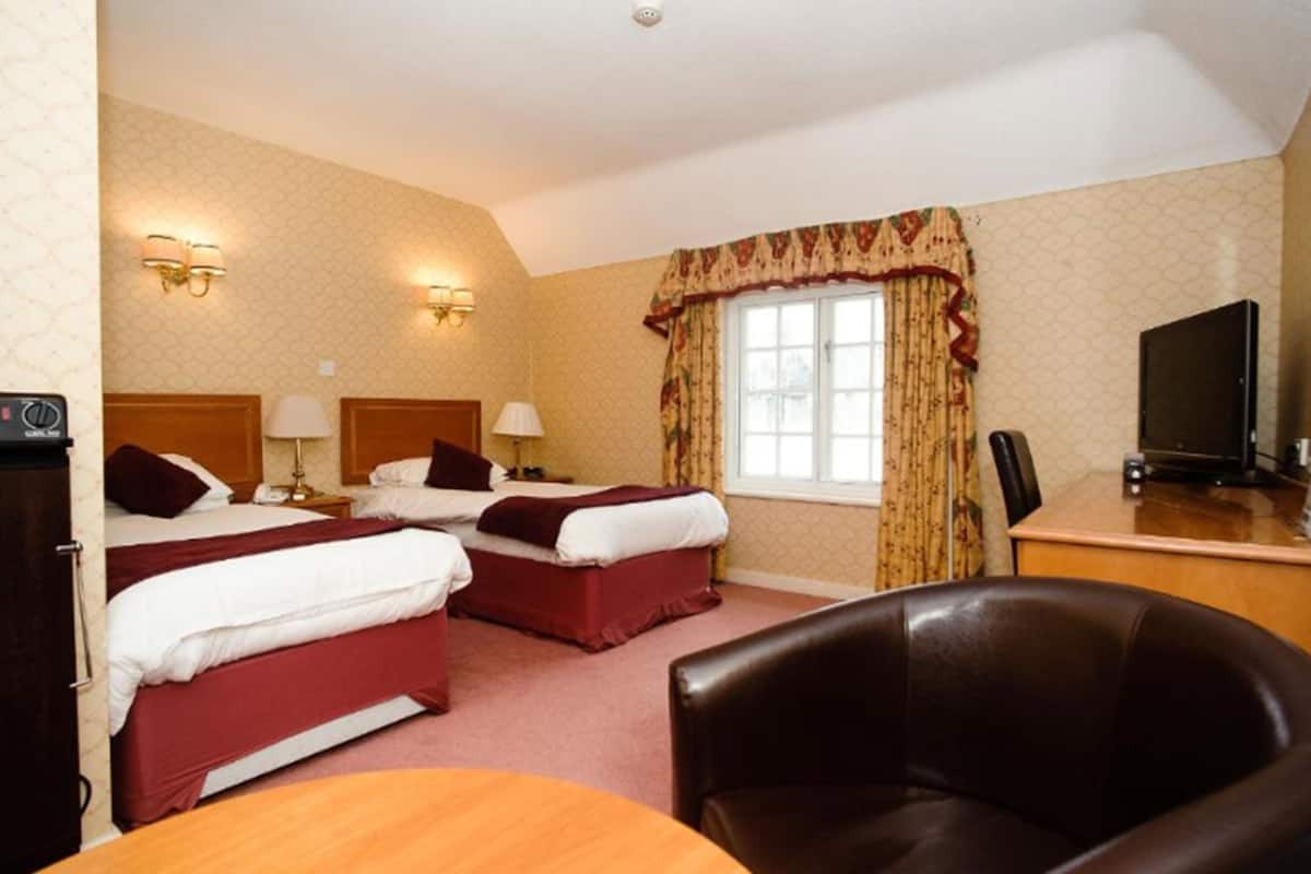 in-room safe, desk, iron/ironing board, free wifi