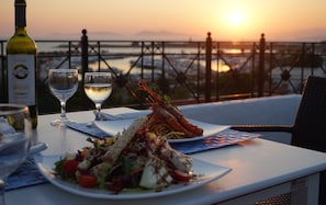 Rooftop terrace - London Hotel (Glyfada)