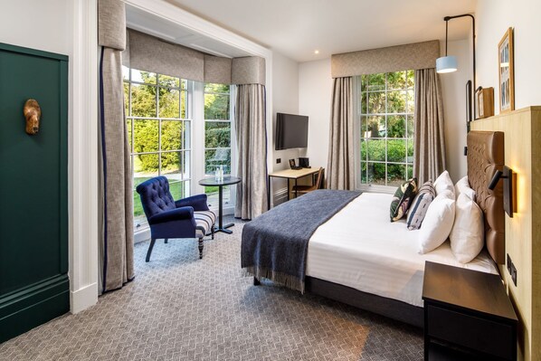 Privilege, Room, 1 King Bed | Desk, laptop workspace, blackout drapes, iron/ironing board