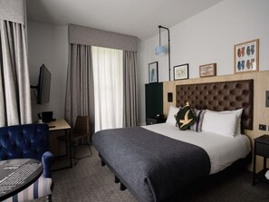 Privilege, Habitación, 1 cama de matrimonio grande | Escritorio, espacio para trabajar con un portátil, cortinas opacas