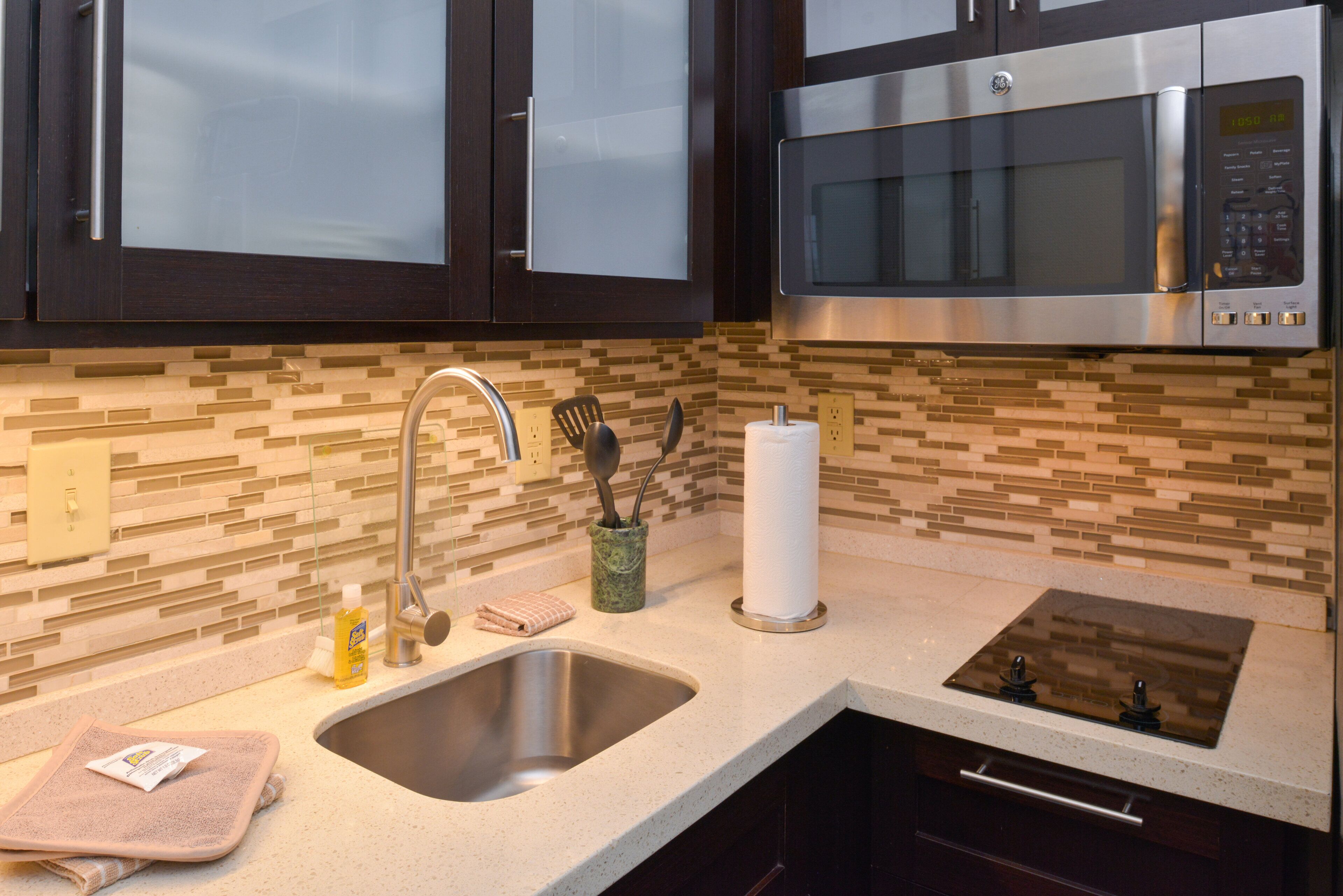 1 bedroom, premium bedding, desk, laptop workspace