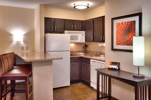 Premium bedding, in-room safe, desk, iron/ironing board