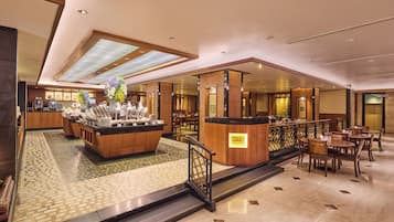 2 restaurants, breakfast, lunch, dinner served; Malaysian cuisine