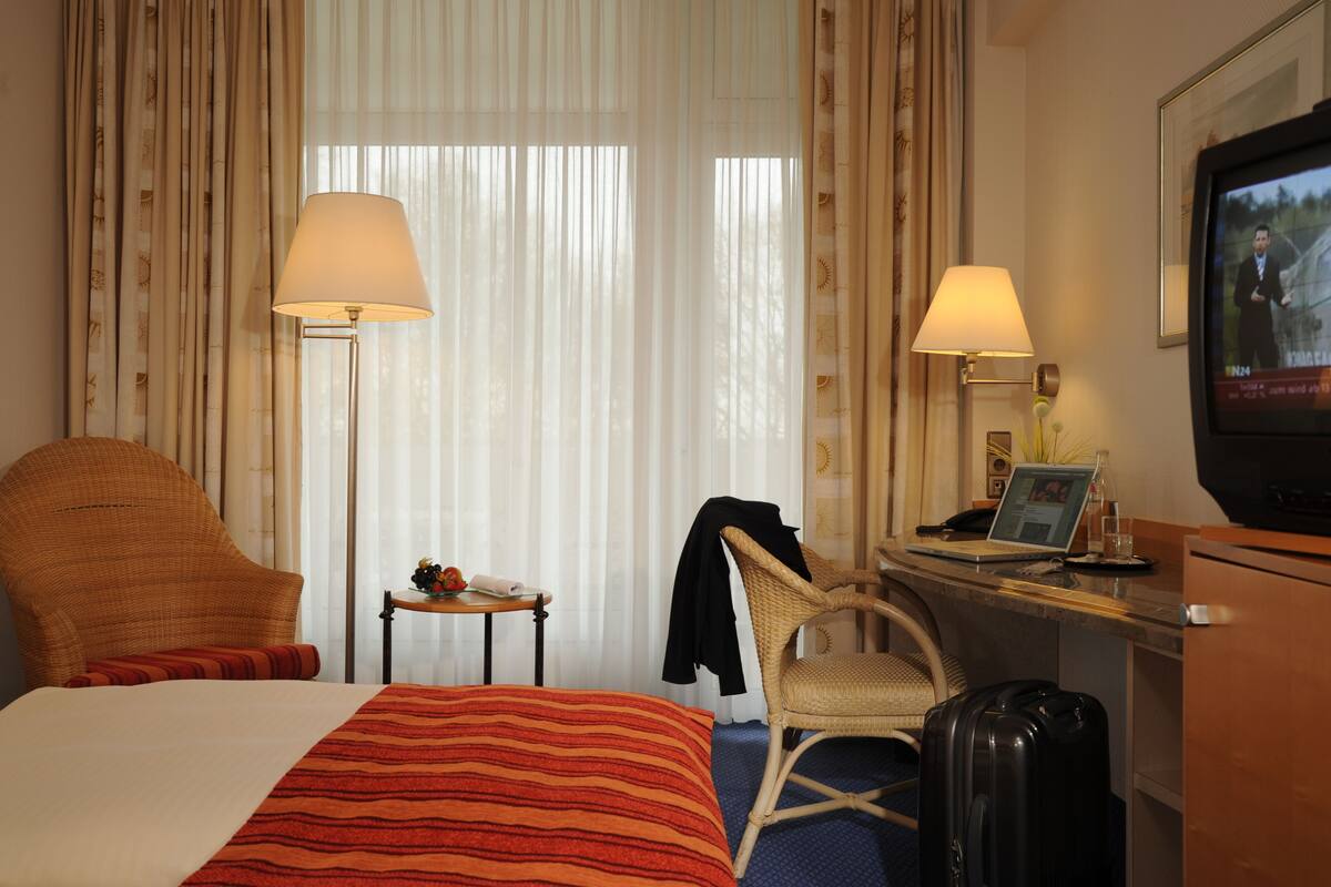 Premium bedding, pillowtop beds, in-room safe, desk