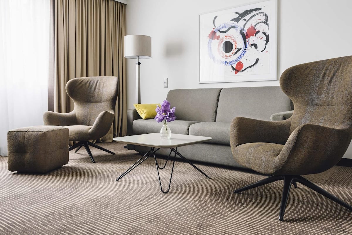 디럭스 스위트, 킹사이즈침대 1개 | 저자극성 침구, 객실 내 금고, 각각 다른 스타일의 인테리어, 책상