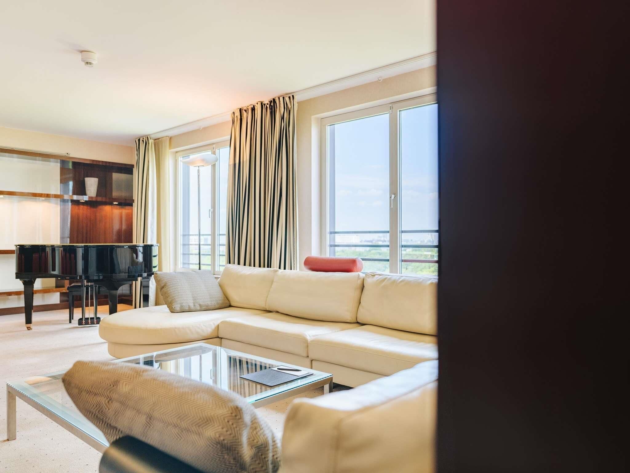 Presidentiële suite, 1 kingsize bed | Hypoallergeen beddengoed, een kluis op de kamer, individueel gedecoreerd
