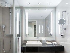 Superior Room, View | Hypo-allergenic bedding, minibar, in-room safe, desk