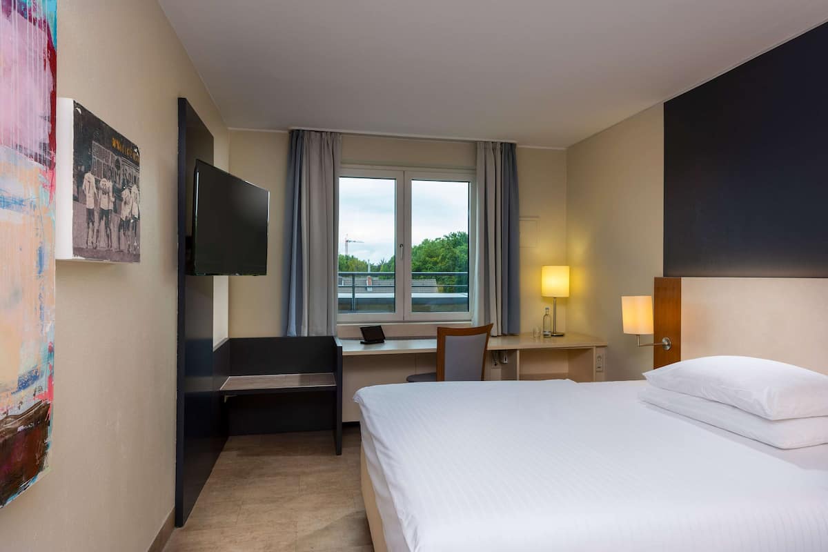 Chambre (Essential Room with Single Bed)