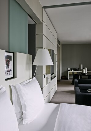 1 bedroom, hypo-allergenic bedding, minibar, in-room safe