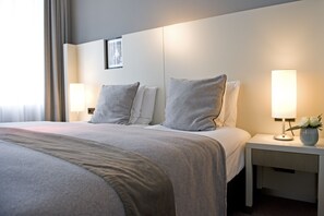 Allergitestet sengetøy, minibar, safe på rommet og skrivebord