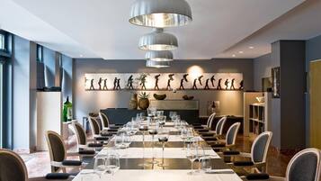 Frühstück und Abendessen, internationale Küche