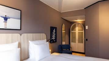 Familienzimmer (Three) | Allergikerbettwaren, Zimmersafe, Schreibtisch