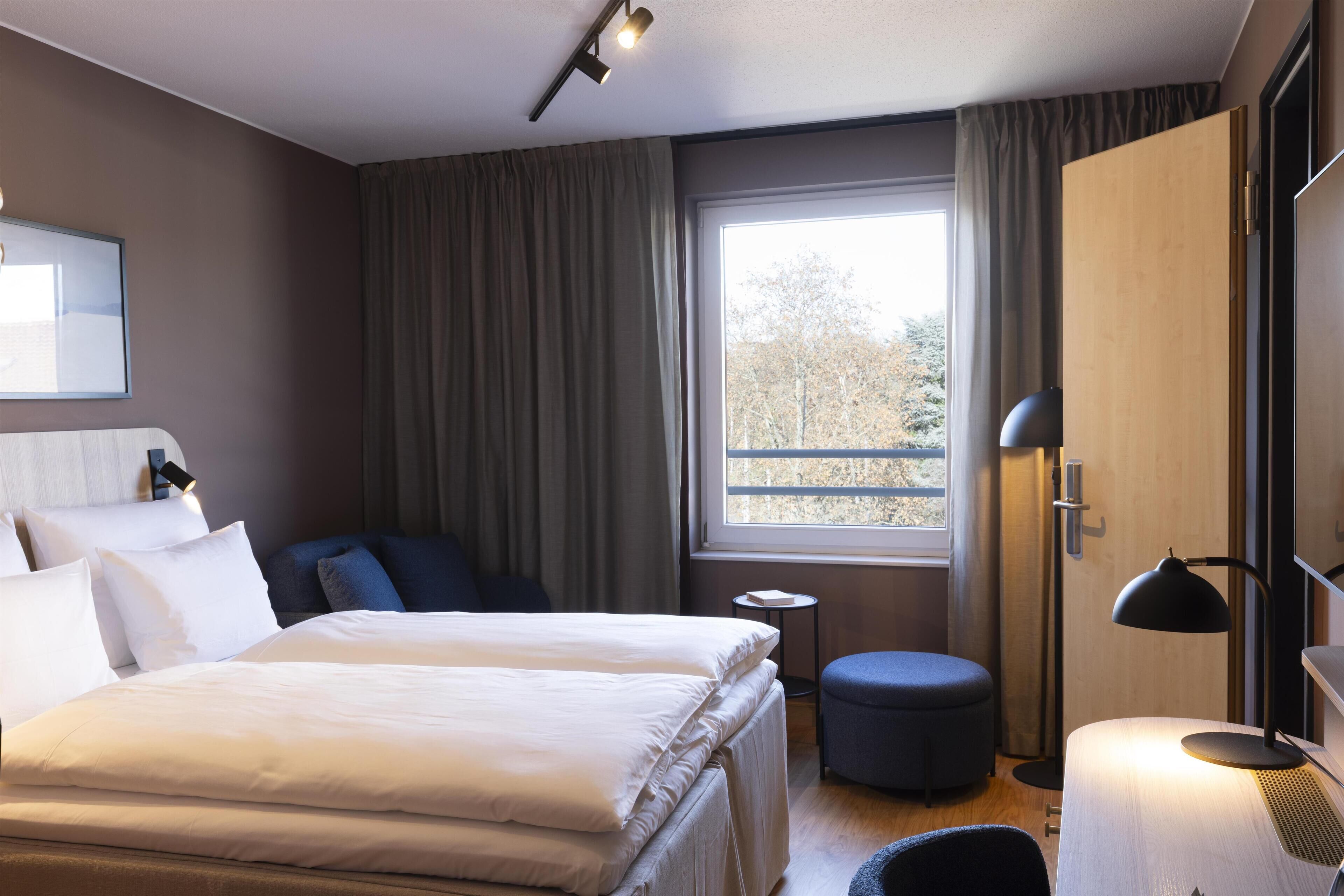 Habitació familiar (Three) | Roba de llit hipoal·lergògena, caixa forta a l'habitació i escriptori 