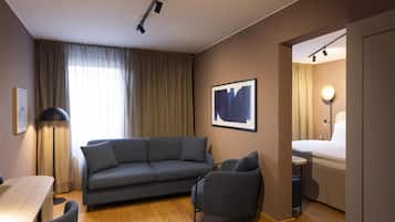 Family Room (Three) | Hypo-allergenic bedding, in-room safe, desk, laptop workspace