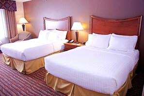 In-room safe, individually decorated, desk, laptop workspace - Holiday Inn Express & Suites Fort Pierre by IHG (Fort Pierre)