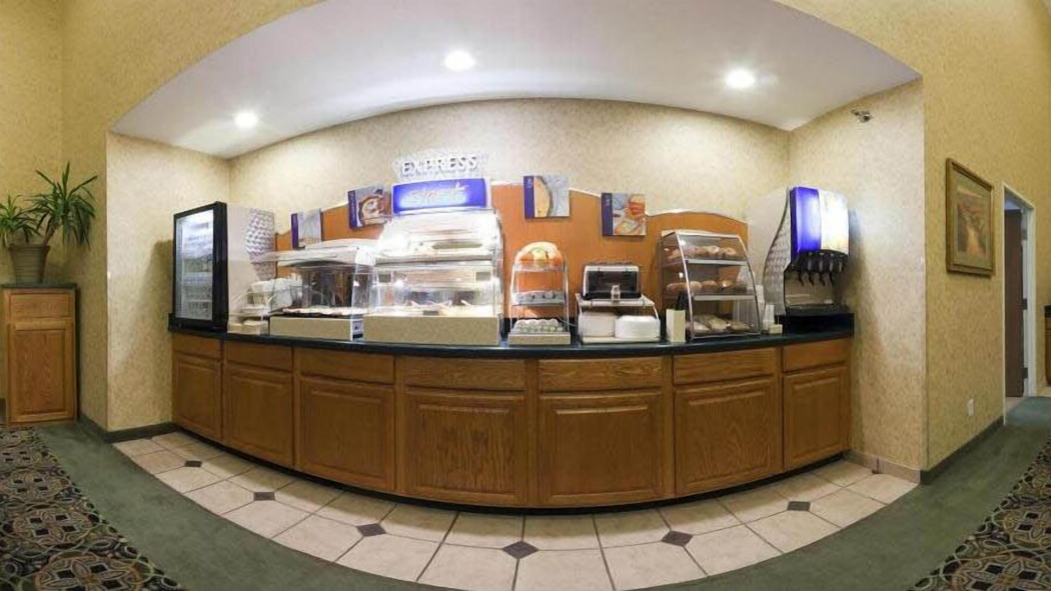 free buffet breakfast