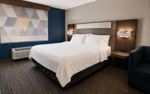 In-room safe, individually decorated, desk, laptop workspace - Holiday Inn Express & Suites Fort Pierre by IHG (Fort Pierre)