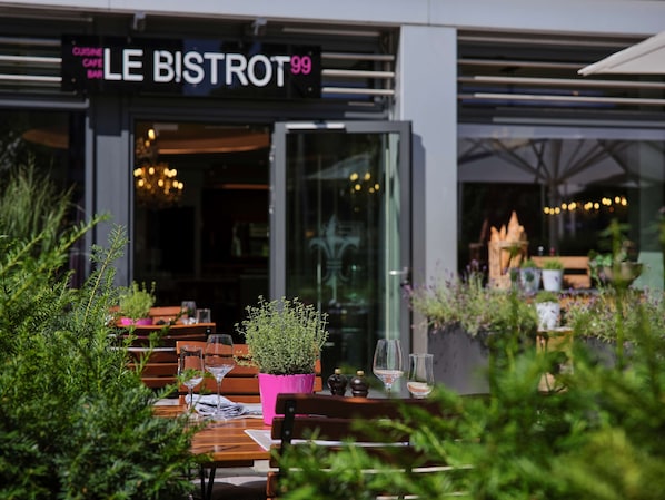 2 restaurants, French cuisine