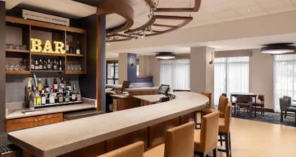 Hyatt Place Charlotte Airport/Lake Pointe