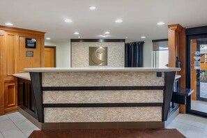 Lobby - Comfort Inn & Suites Little Rock Airport (Little Rock)