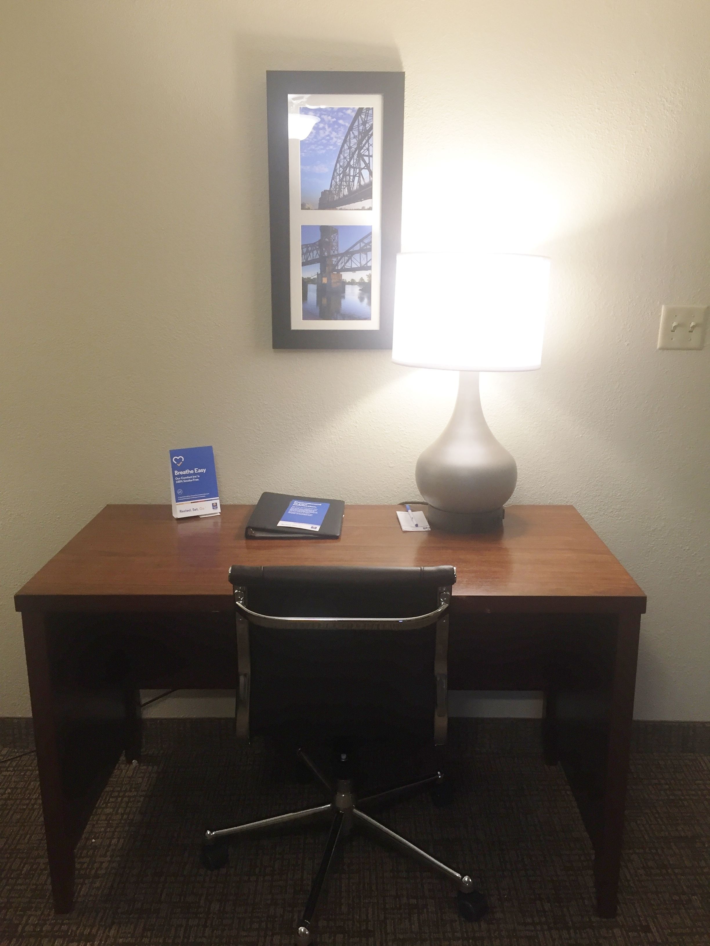 1 bedroom, premium bedding, desk, laptop workspace