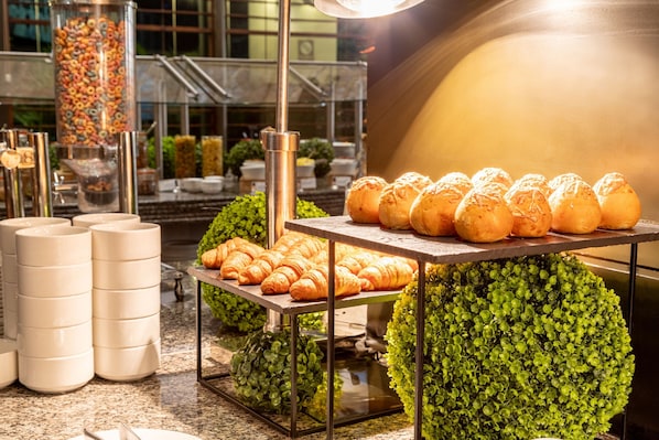 Daily buffet breakfast for a fee
