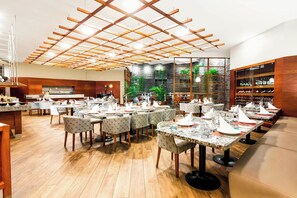 2 restaurants, breakfast, lunch, dinner served; Regional cuisine